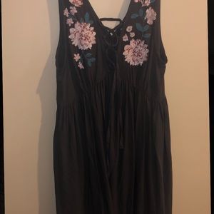 Never worn cute flowy Aeropostal gray dress